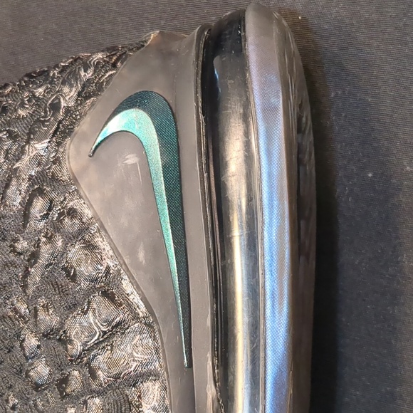 LeBron 17 XVII Global Currency Shoes - Picture 11 of 14